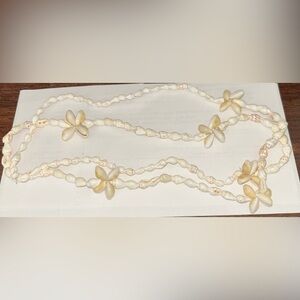 Handmade White Shell Flower Necklace - Beach Style
